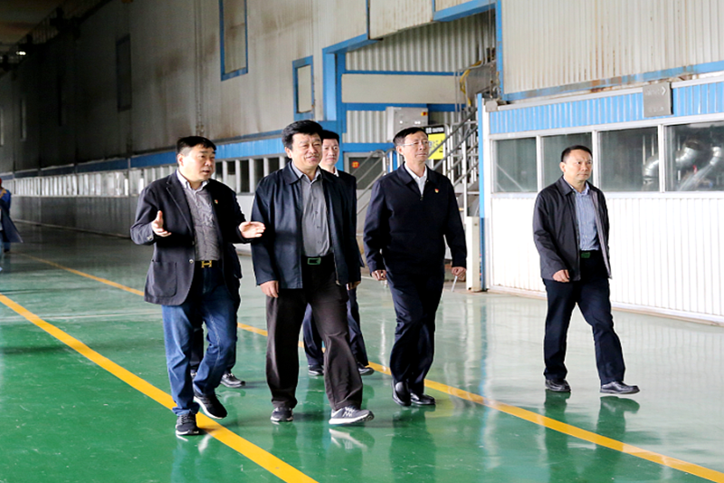 2019年5月8日，時(shí)任國家水利部原總工程師、水利部參咨委副主任委員汪洪蒞臨景興紙業(yè)調(diào)研節(jié)水工作