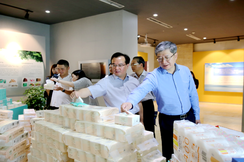 2019年 5月22日，時(shí)任浙江省社會(huì)組織綜合黨委專職副書記、省民政廳社會(huì)組織管理局局長蔡國華蒞臨景興紙業(yè)調(diào)研企業(yè)發(fā)展情況和黨建工作